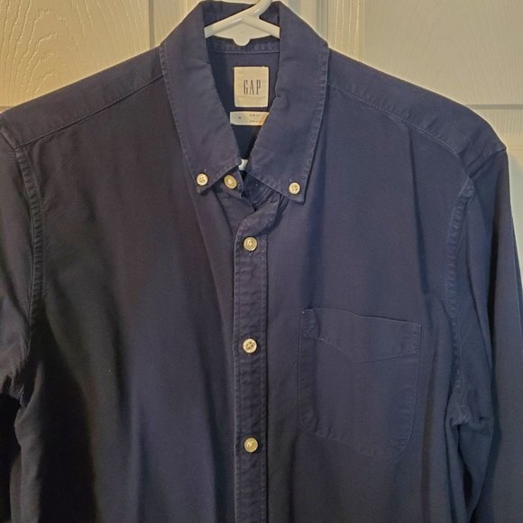 GAP slim-fit Oxford Button-down shirt in Navy - Picture 5 of 5